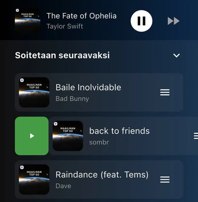 Feelmentin sovelluksen soittojonossa näkyvä play-painike.