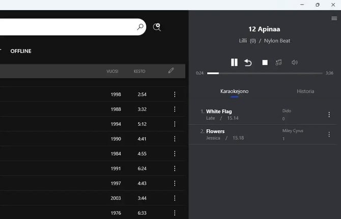 Karaokejono ja soitin Feelmentin sovelluksen karaokenäkymässä.